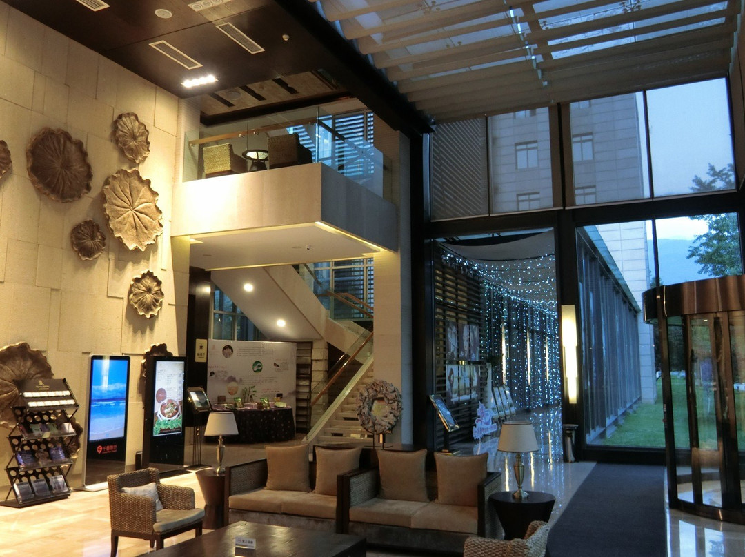 金佛山两江酒店主图