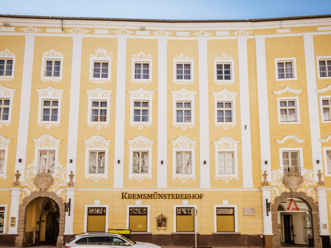 韦尔斯酒店住宿-Amedia Plaza Kremsmünstererhof