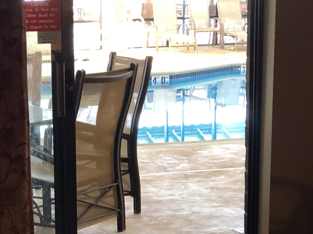 Express Suites Riverport- Conference and Event Center主图