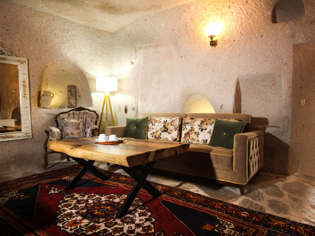 Valley Inn Cave Hotel主图