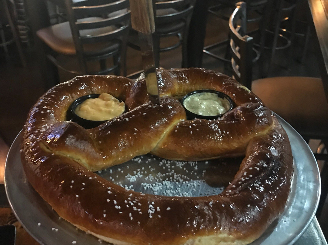 Beerhead Bar & Eatery