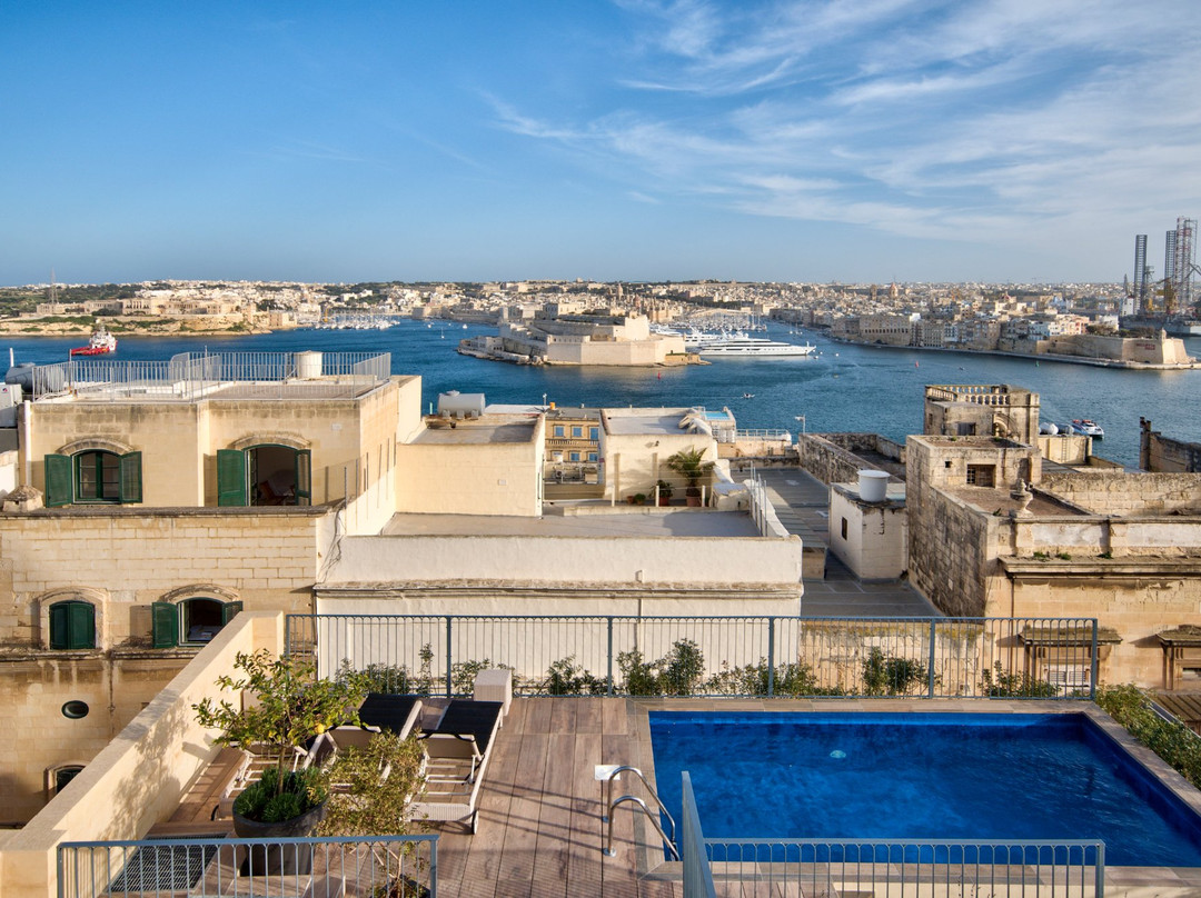 66 Saint Paul's & Spa