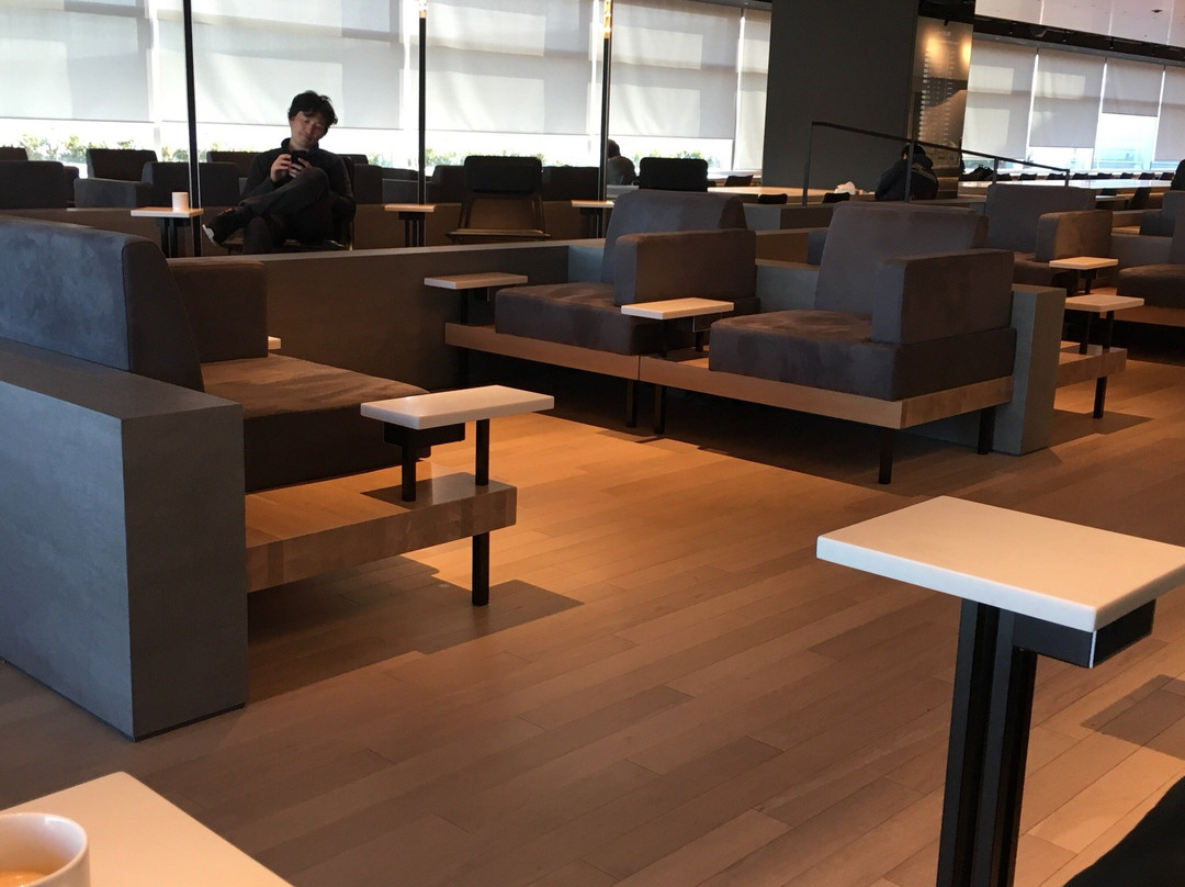 Haneda Tokyo International Airport Terminal2  Power Lounge Central景点图片