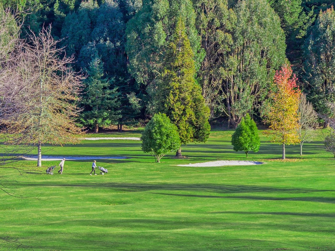 9 Hole Golf Course景点图片