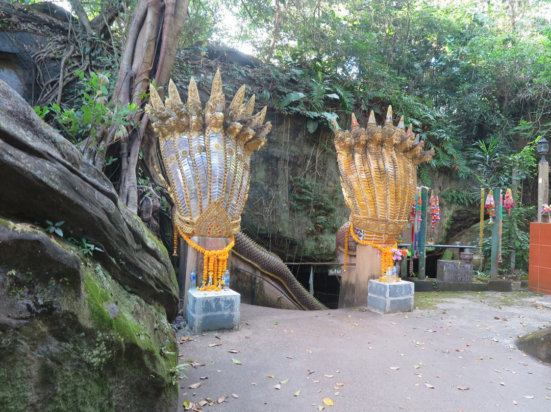 Wat Tham Patihan景点图片
