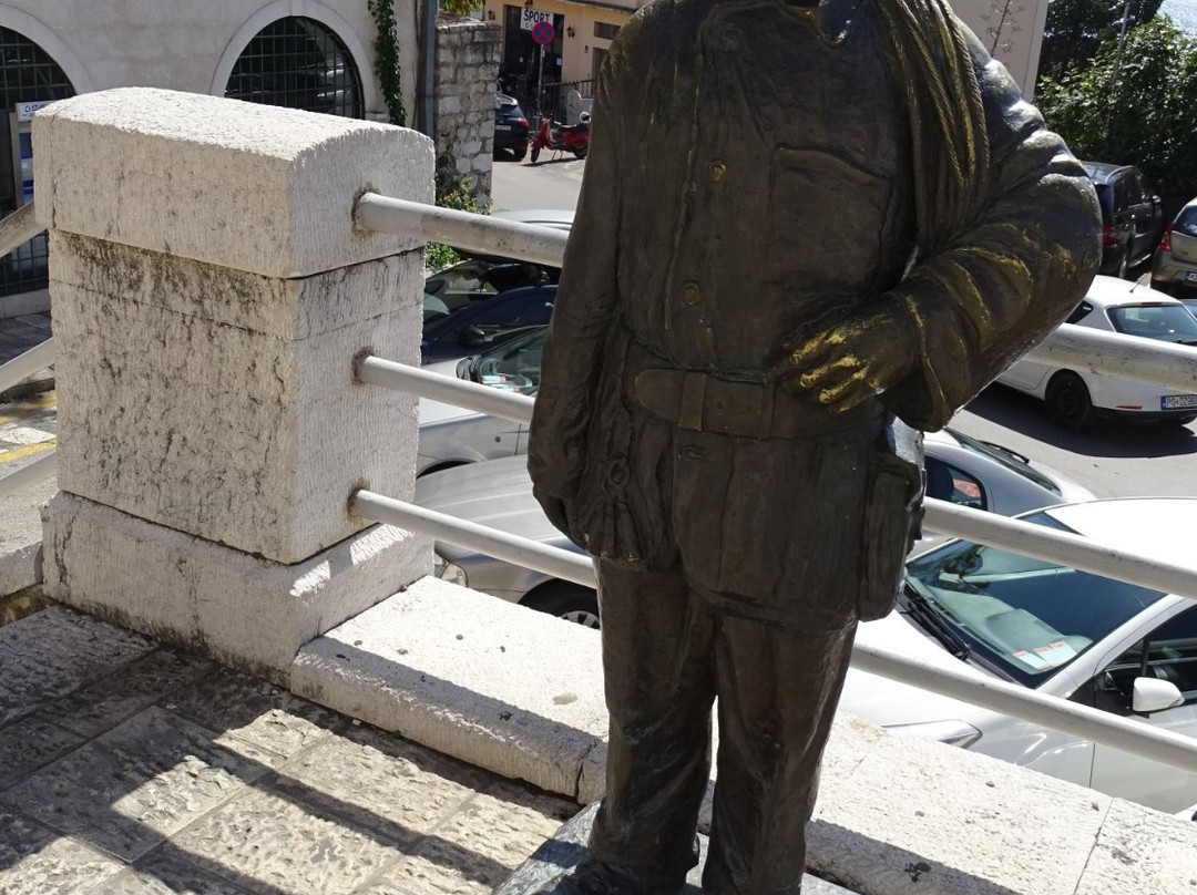 Chimney Sweep Monument-赫尔采格诺维必去景点