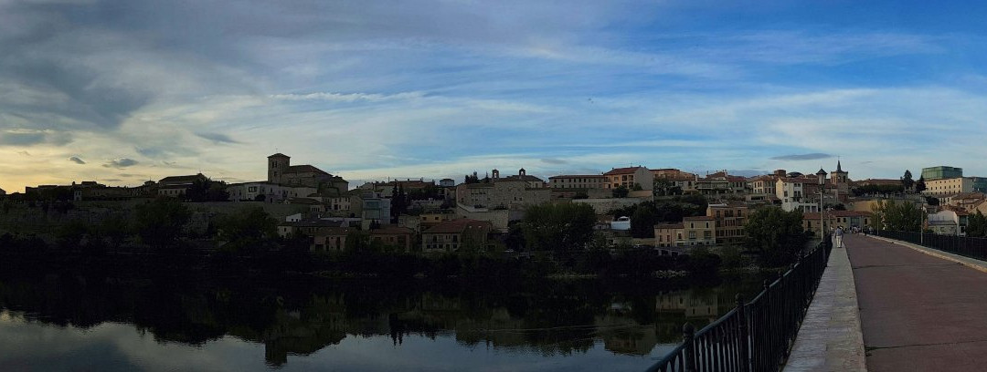 Puente de Piedra景点图片