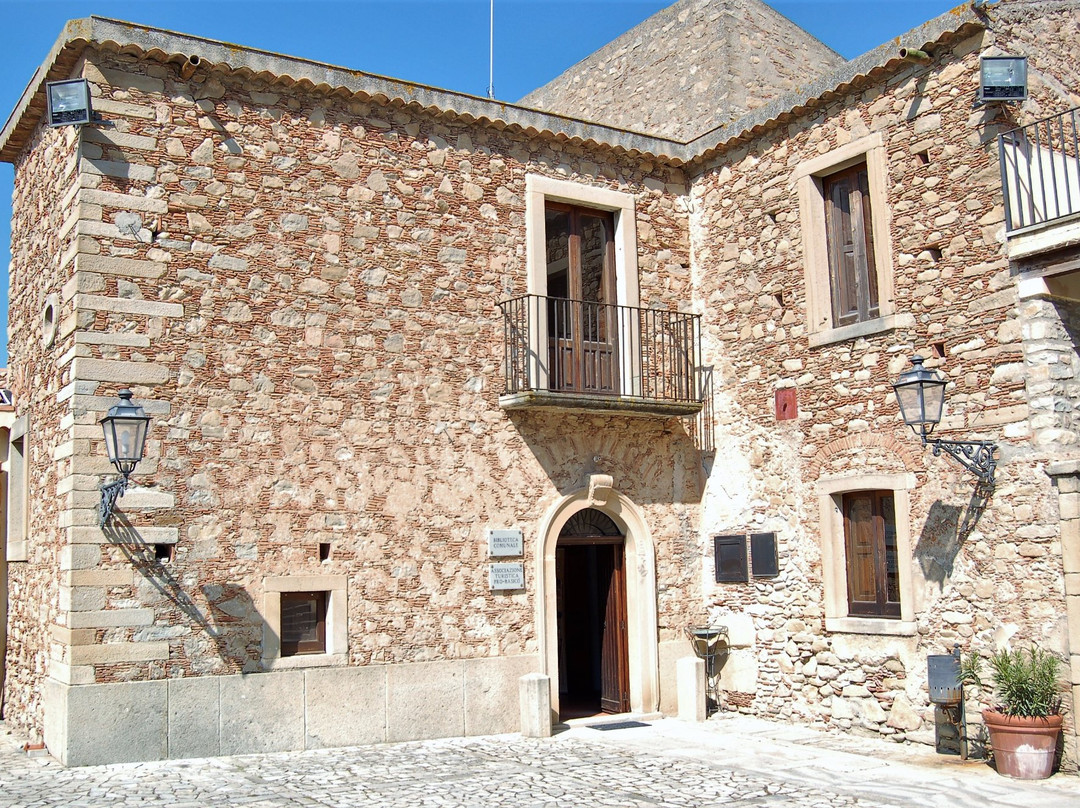 Palazzo Baronale De Maria-Basico必去景点
