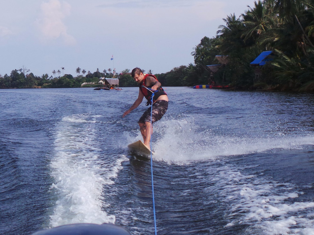 Arcadia Waterpark-贡布必去景点