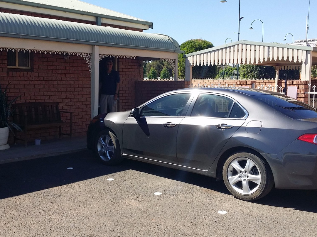 The Country Manor Motor Inn主图