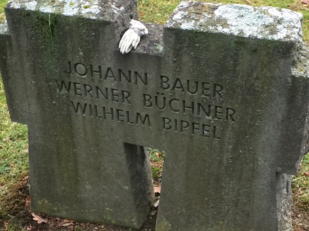 Soldatenfriedhof Hürtgen-Huertgenwald必去景点