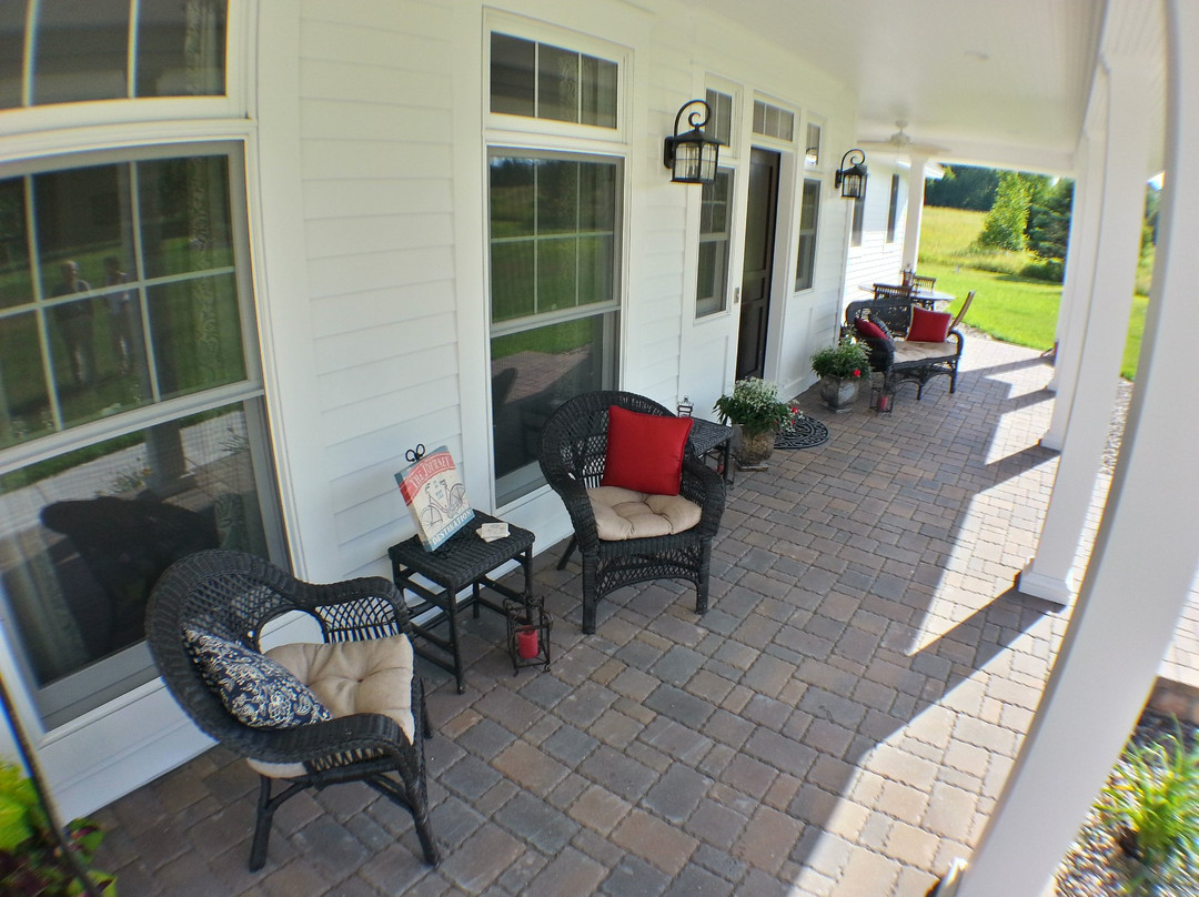 The Oliver Acreage主图