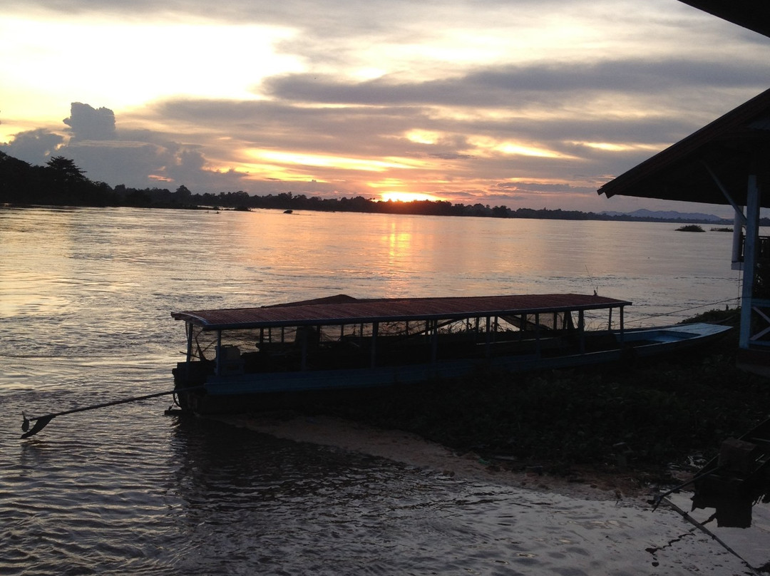 Mr B's Sunset View主图