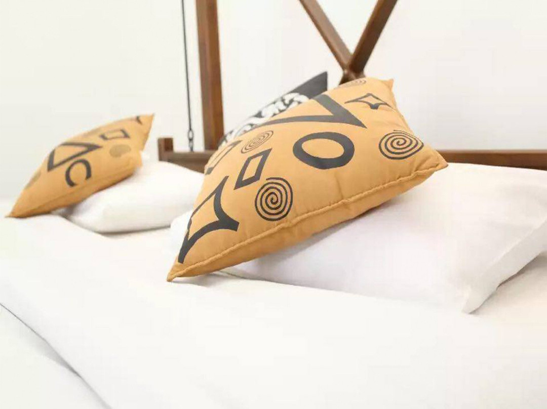 哈普特莱酒店住宿-休闲山景假日酒店