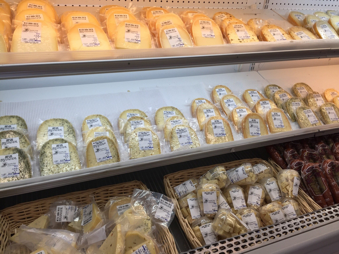 Thunder Oak Cheese Farm-McCluskeys Corners必去景点