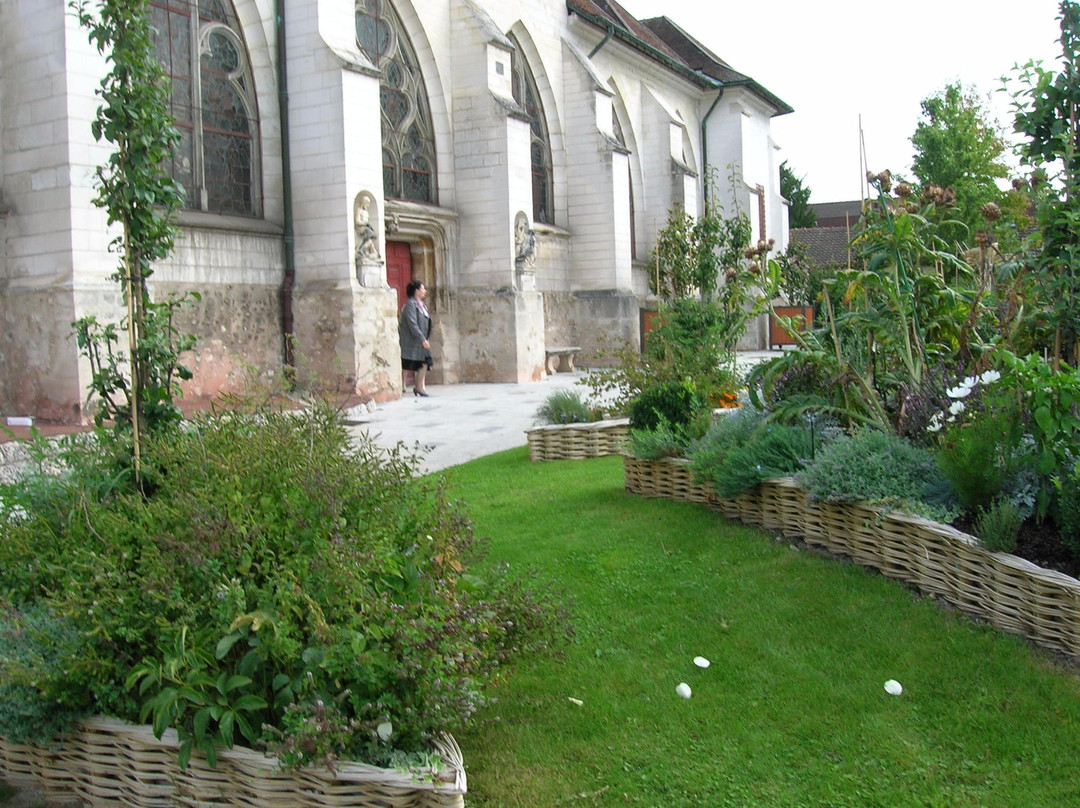Eglise Sainte Savine景点图片