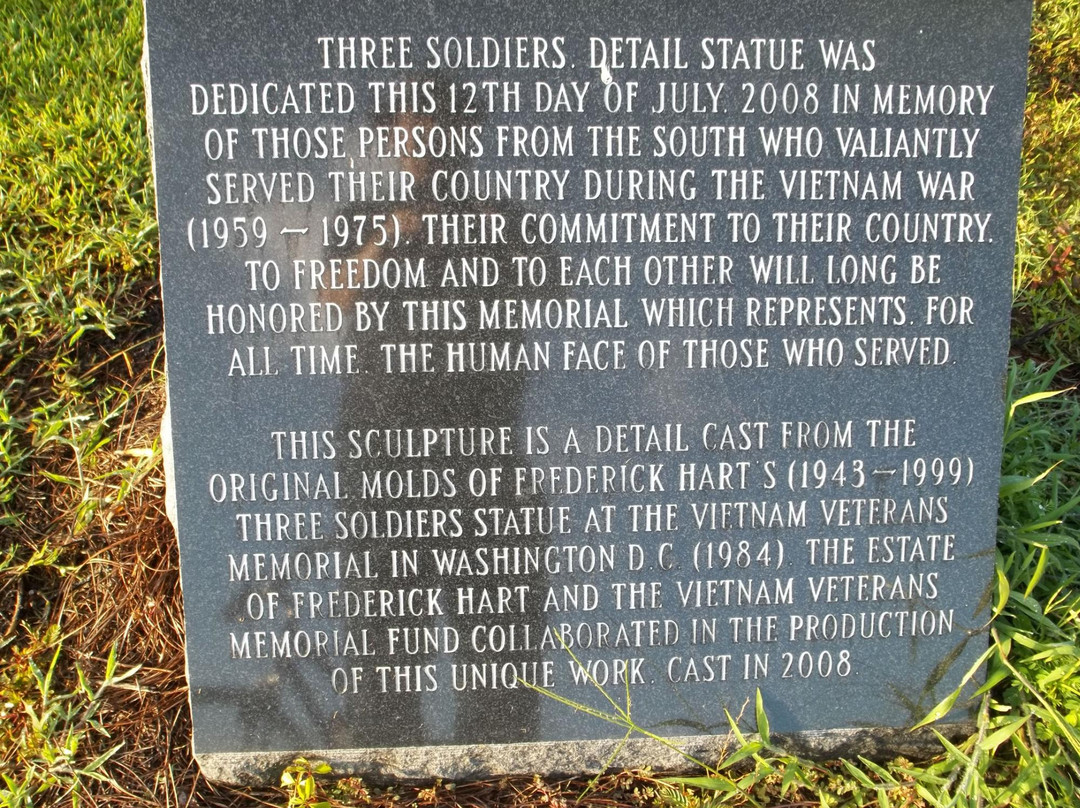 Three Servicemen Statue景点图片
