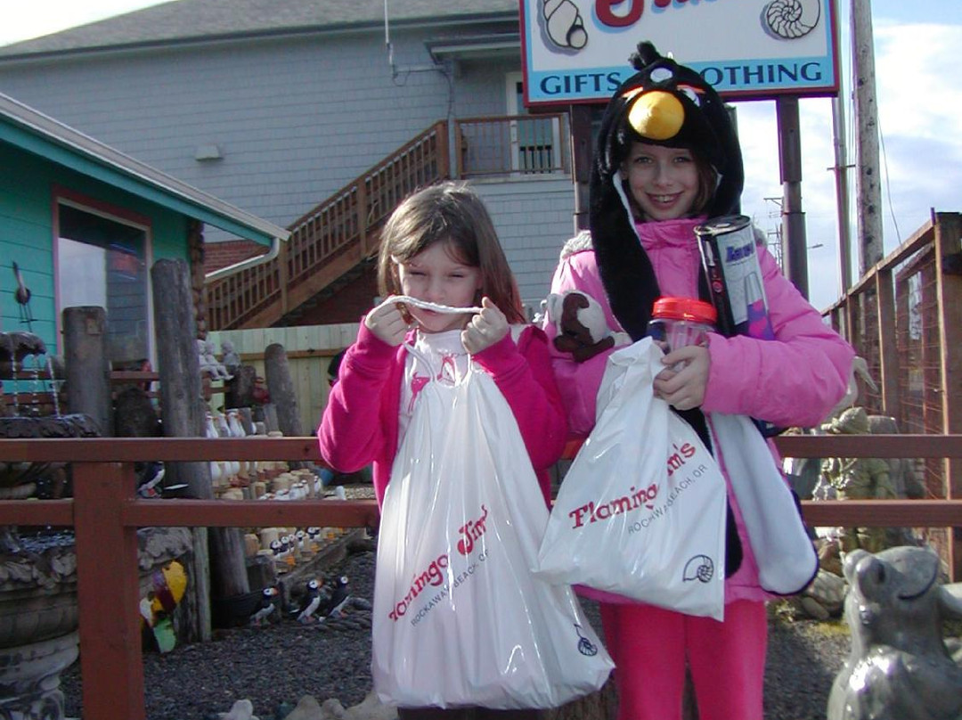 Flamingo Jim's-Rockaway Beach必去景点