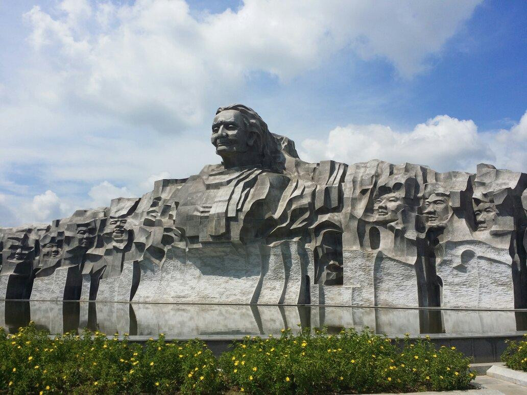 The Vietnam's Heroic Mother Statue景点图片