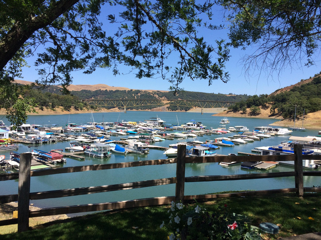 Lake Sonoma景点图片