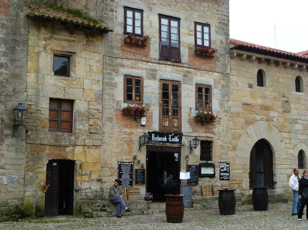 Calle de Santo Domingo景点图片