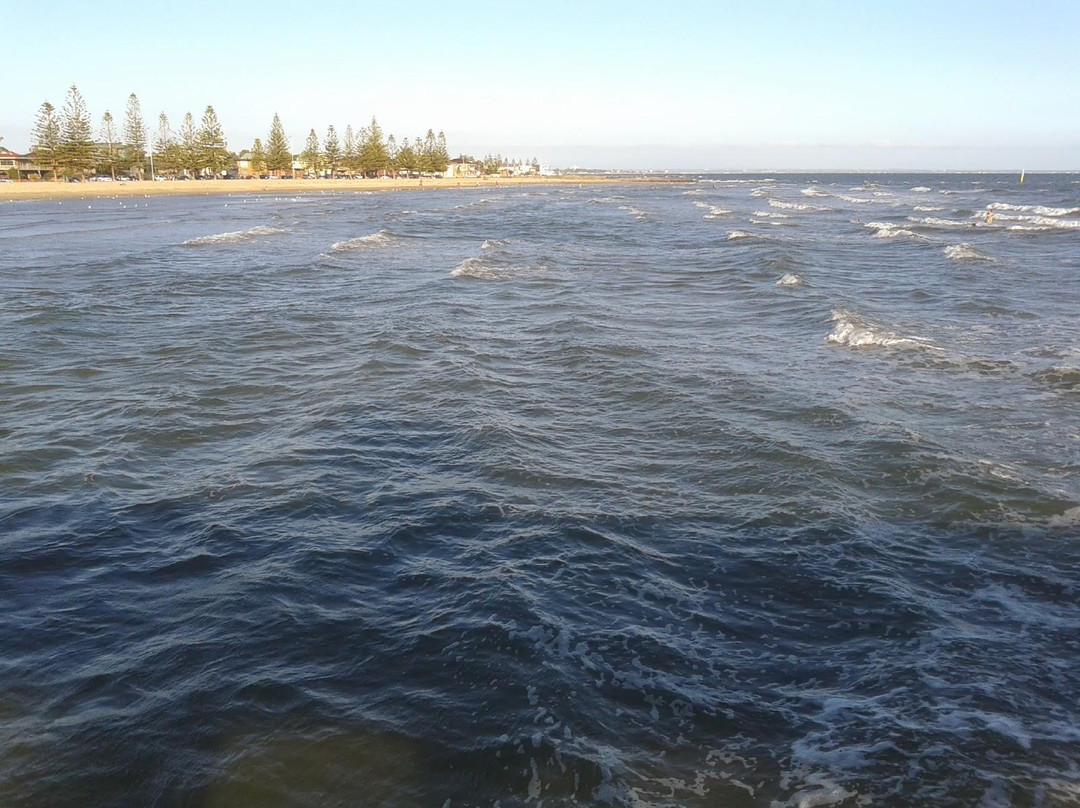 Altona Beach景点图片