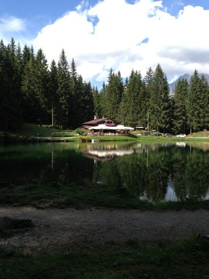 Lago Pianozes-科尔蒂纳丹佩佐必去景点