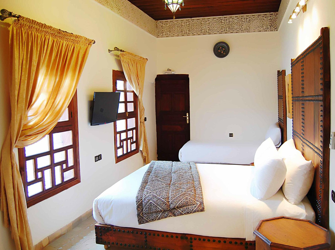 里亚德非斯艾莎酒店