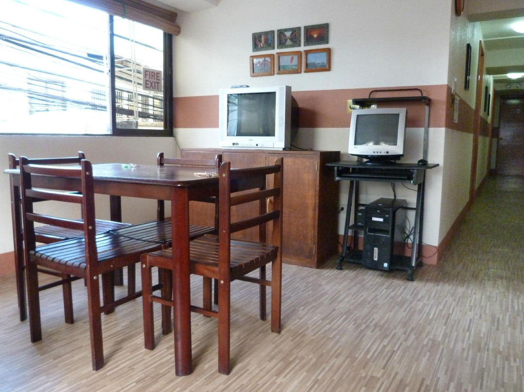 RG Travellers Inn主图