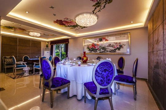 园林格兰云天大酒店主图