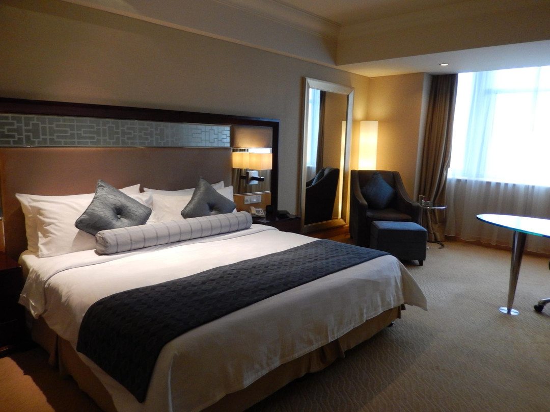 上海复旦皇冠假日酒店主图