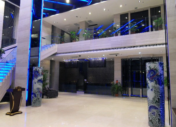 天吉大酒店主图