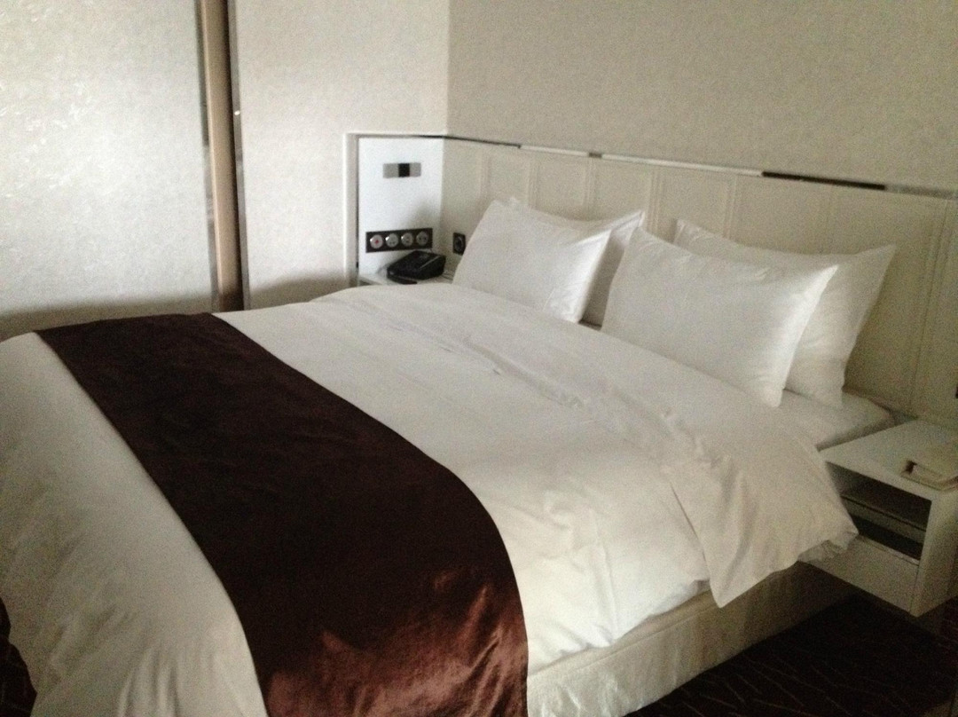 南京中心大酒店主图