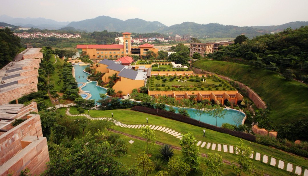 望谷温泉度假村主图