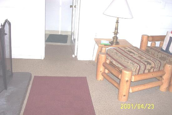 Three Pines Lodge主图