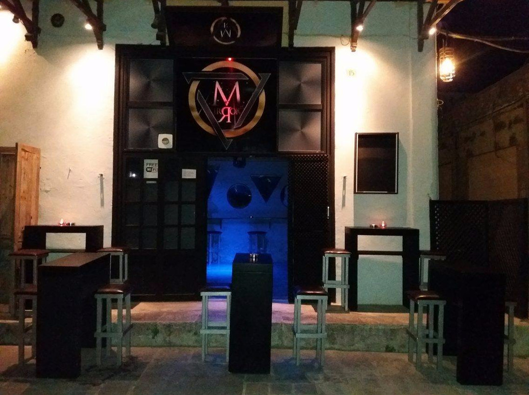 Mirror Bar-罗德城必去景点