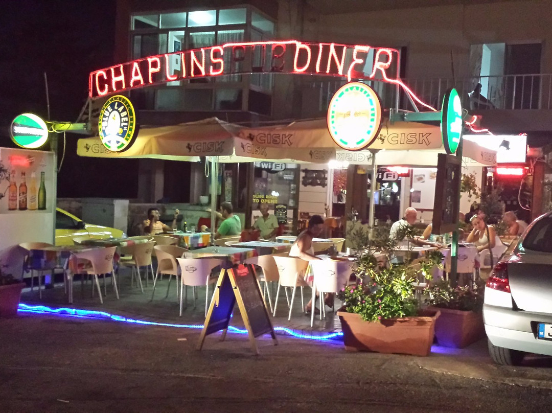 卡拉餐馆和美食-Chaplin's Pub Diner