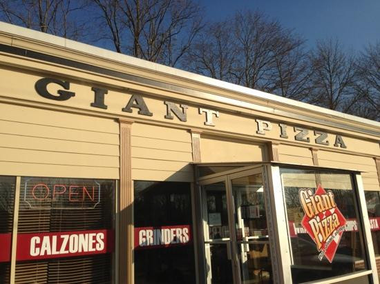 Foster餐馆和美食-Giant Pizza