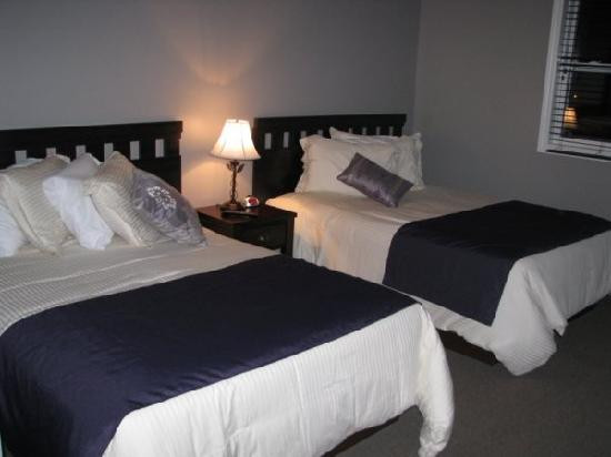 Gros Morne Accommodations & Hostel
