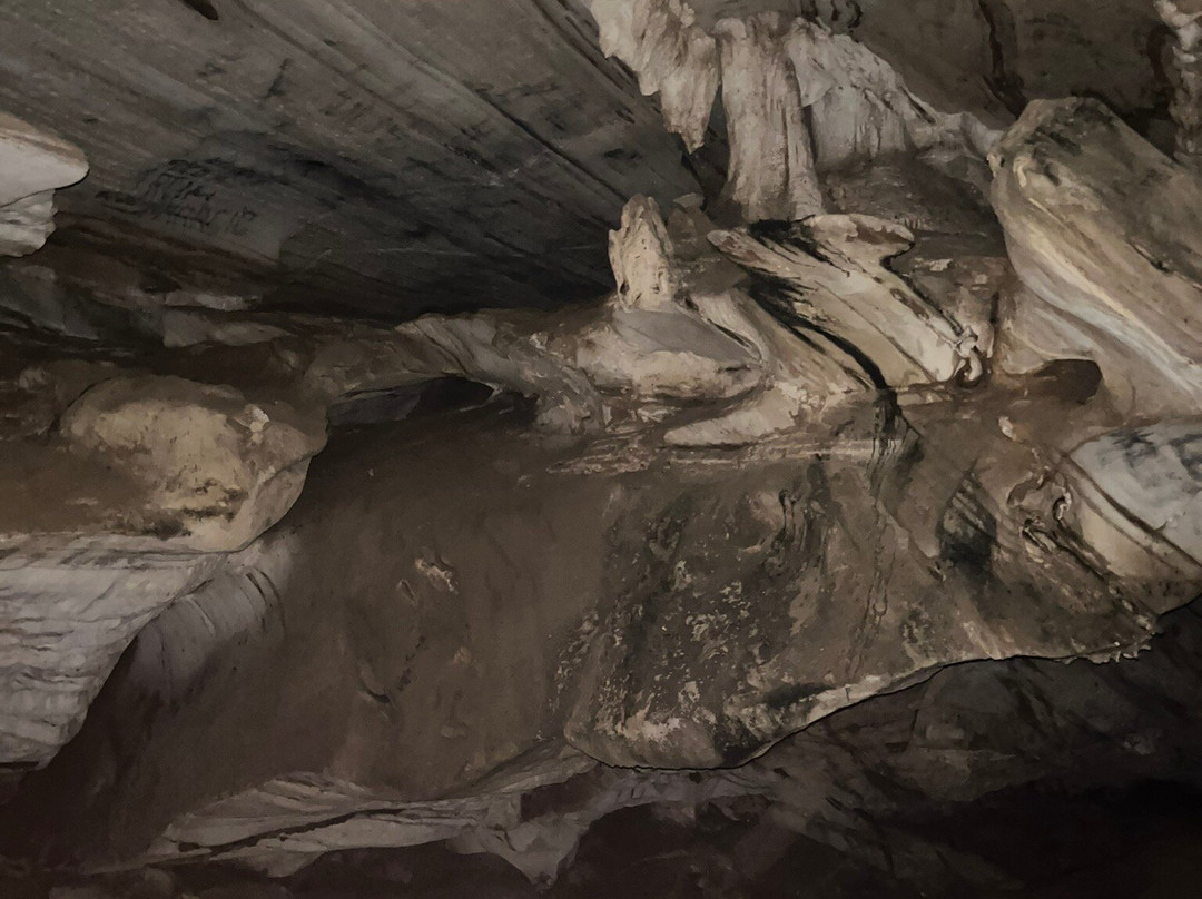 Gruta Do Limoeiro景点图片