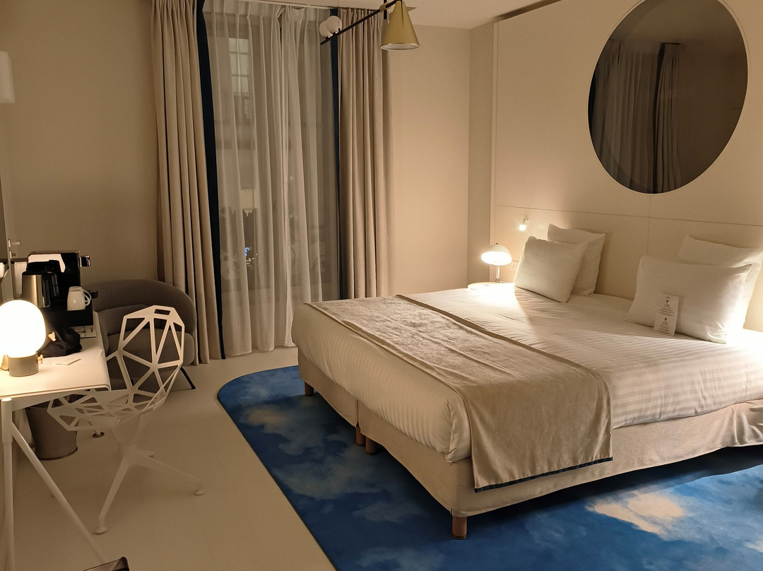 爱思得阿斯特拉歌剧院酒店