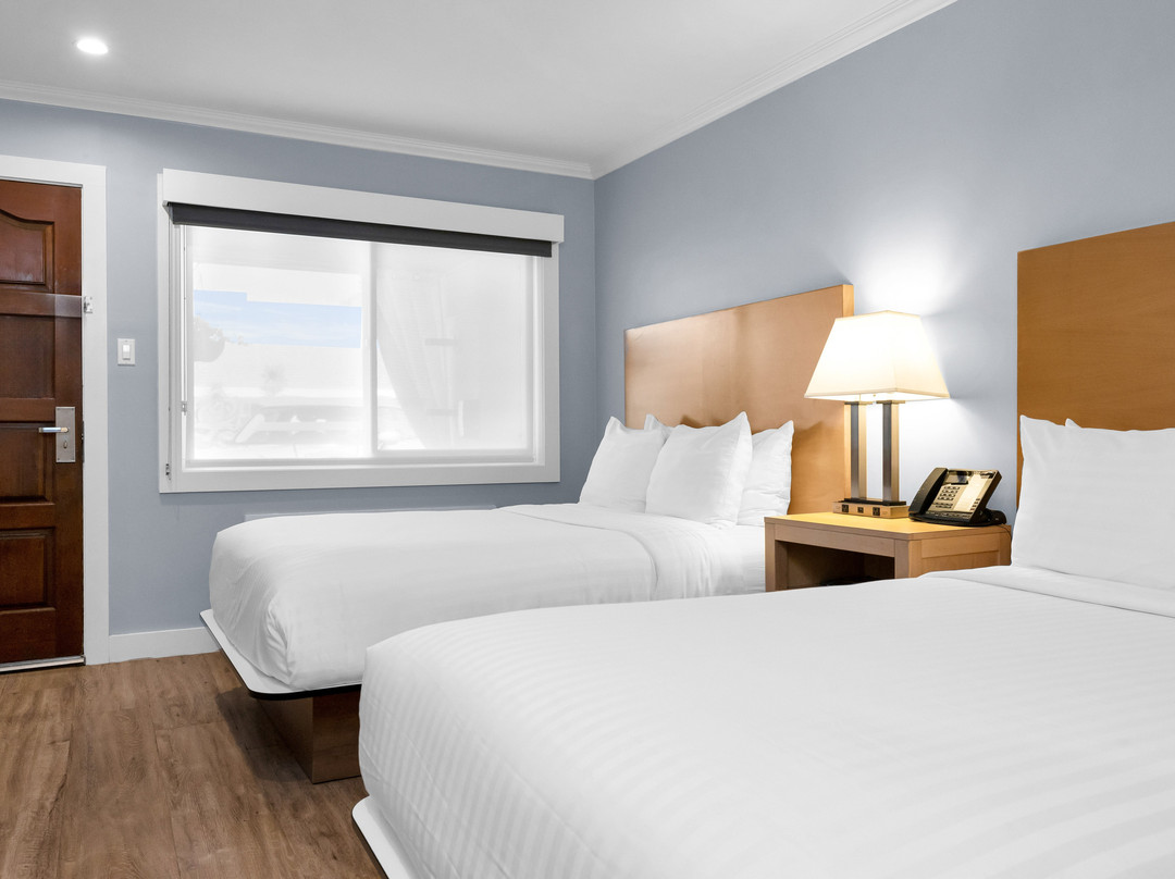 米尔伍德套房酒店主图