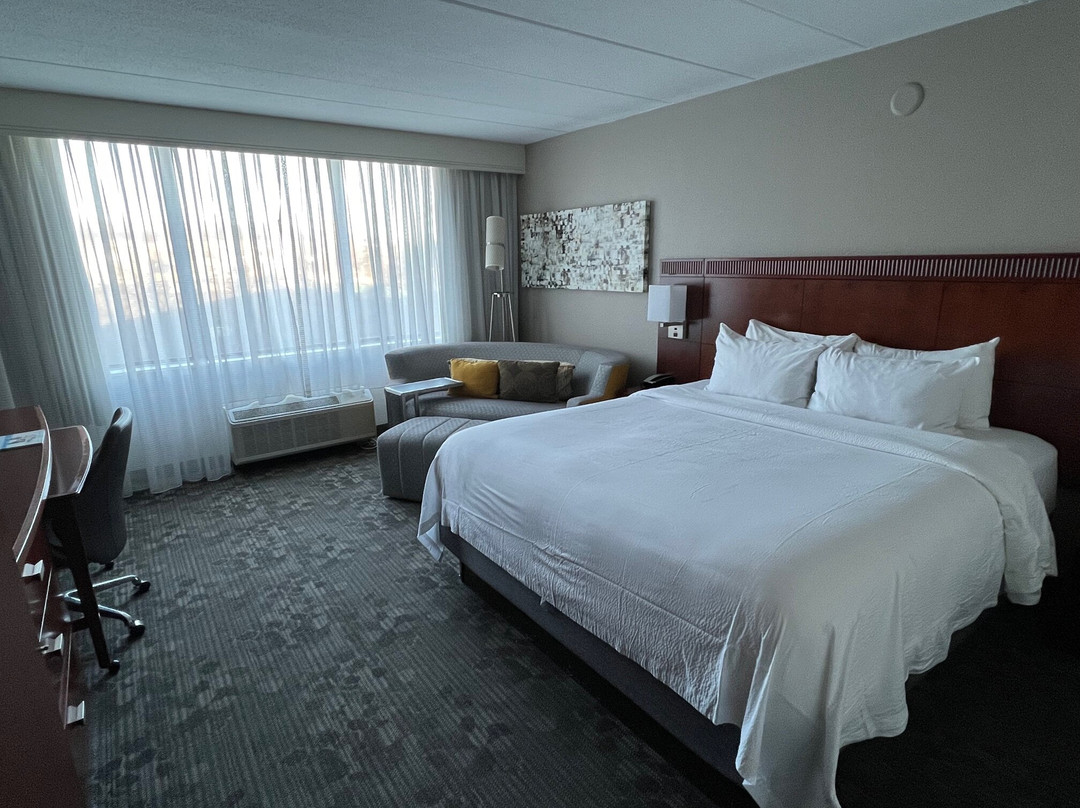 波士顿洛根机场万怡酒店主图