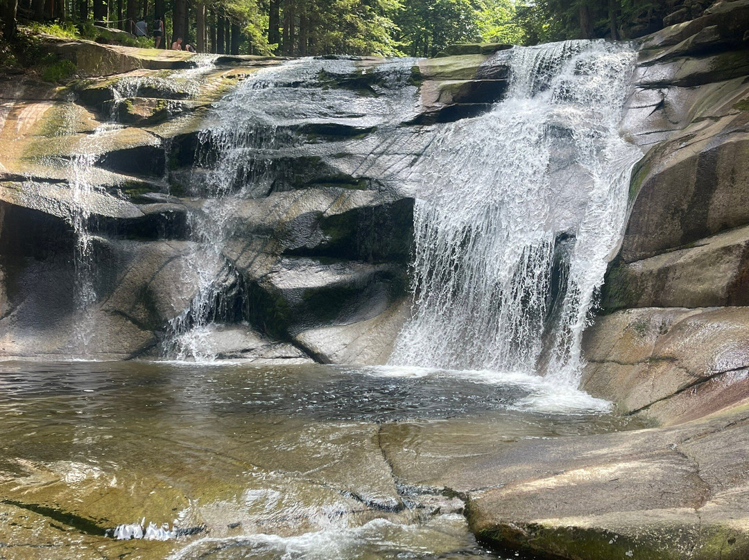 Mumlava Waterfall景点图片