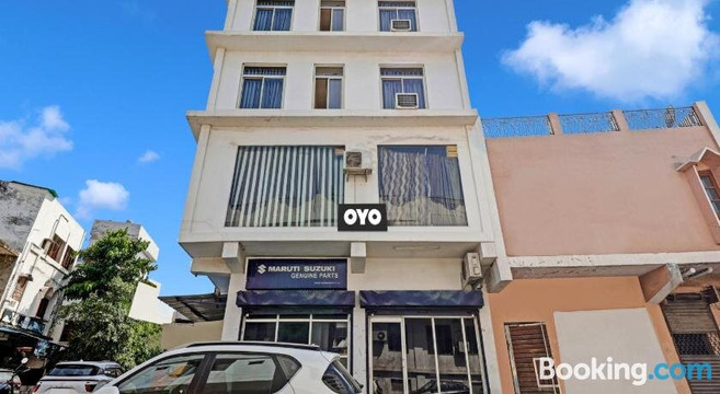 SPOT ON 811397 Hotel Pearl Inn