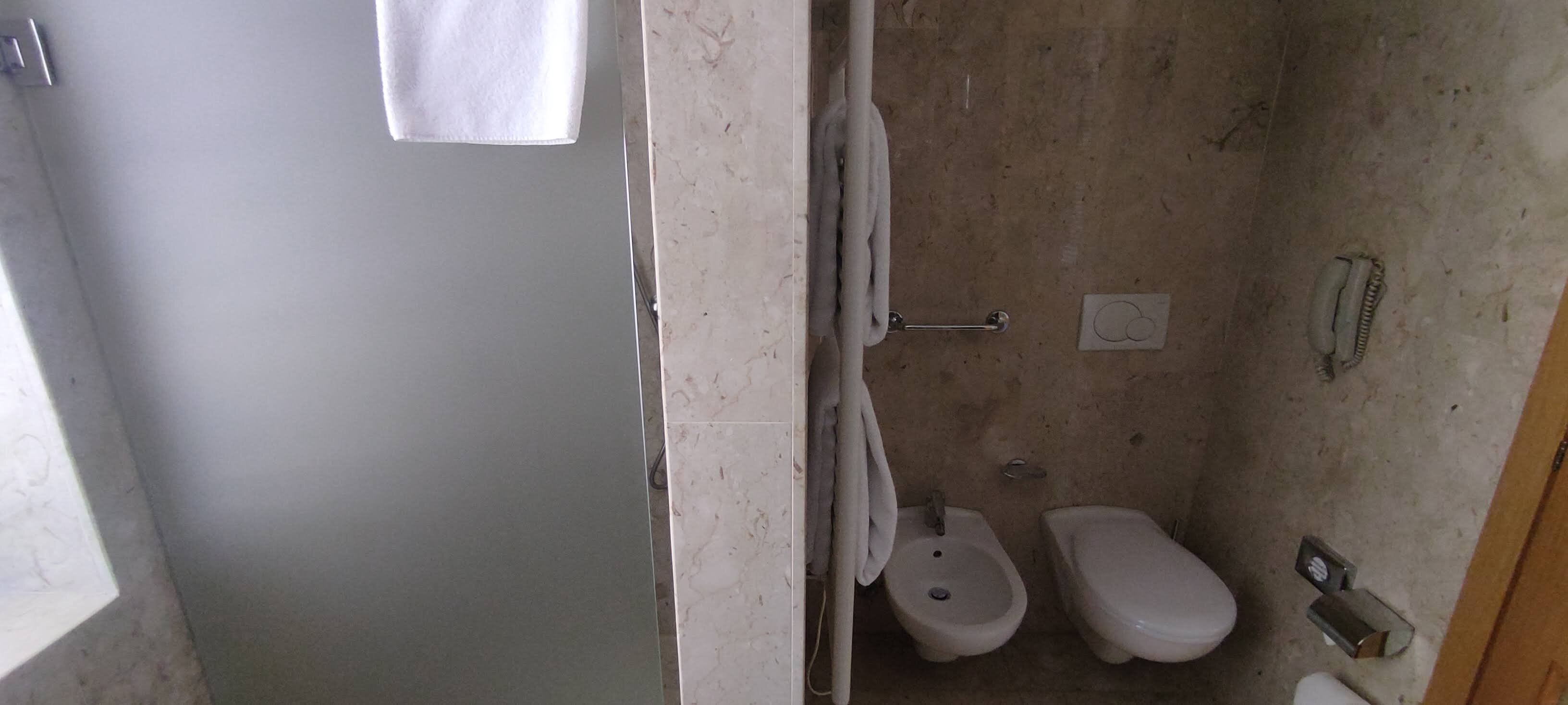 Radisson Hotel, Astana-浴室