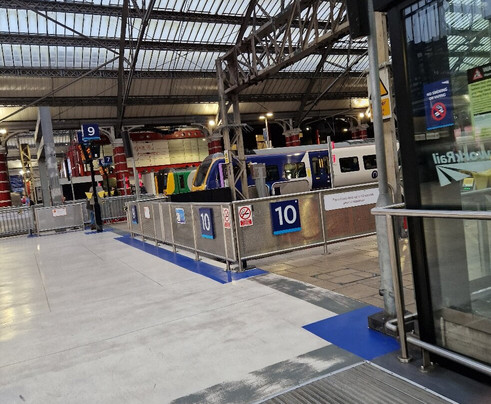 Lime Street Visitor Information Centre-利物浦必去景点