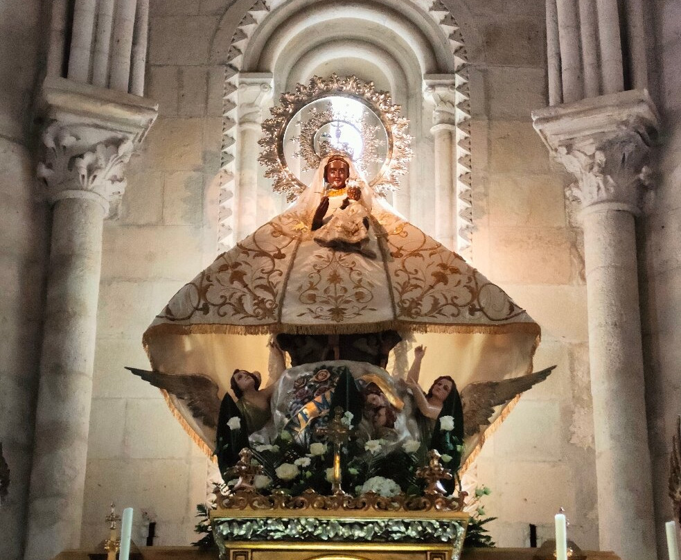 Iglesia de Santa Maria de la Pena景点图片