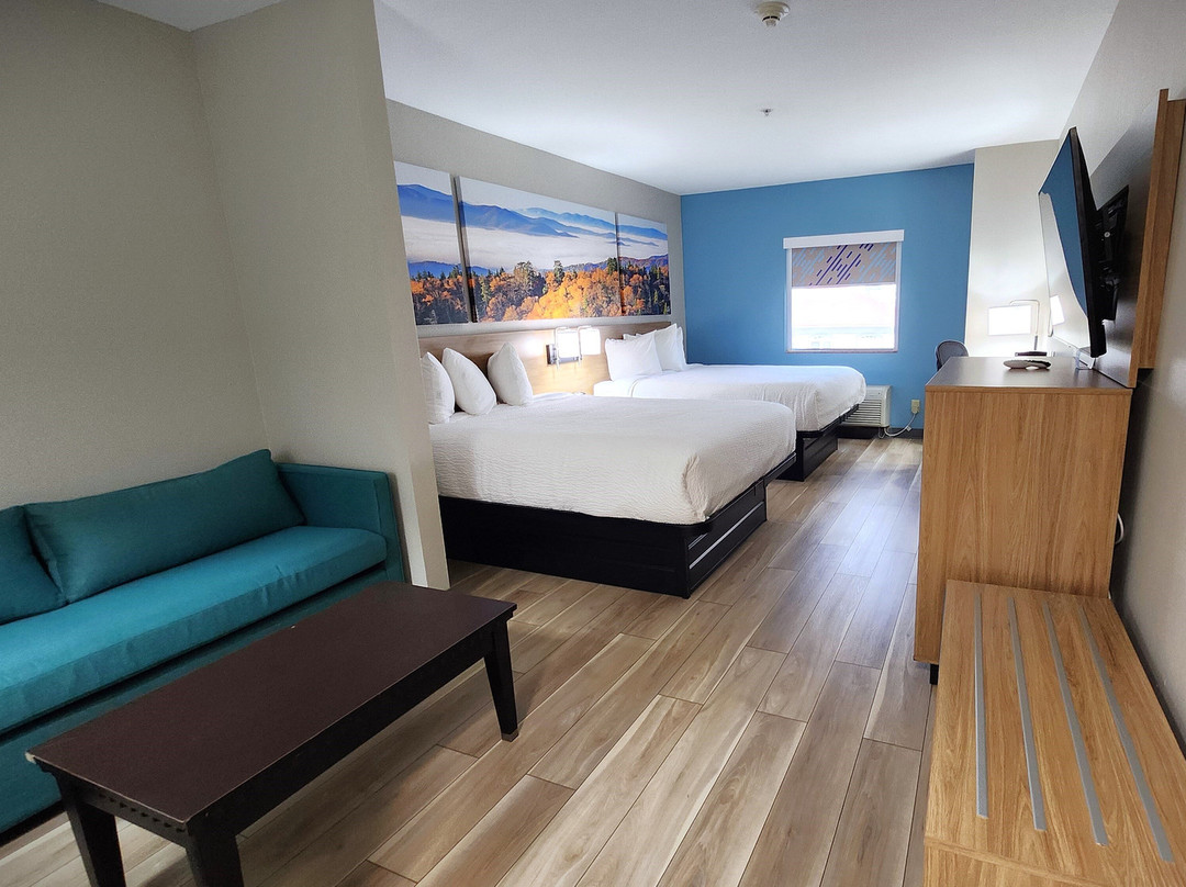 Days Inn & Suites by Wyndham Russellville主图