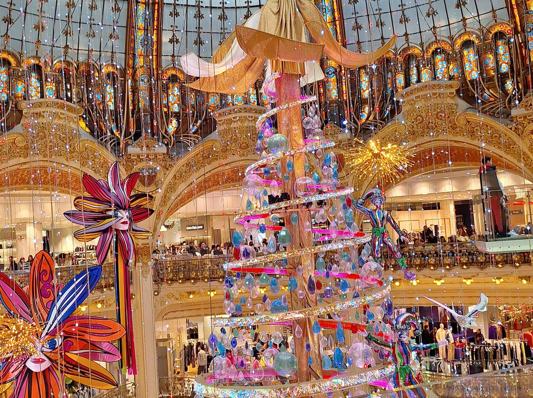 Galleries Lafayette-安古兰必去景点